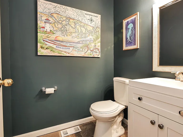 310 Seashell Ln — Photo 8