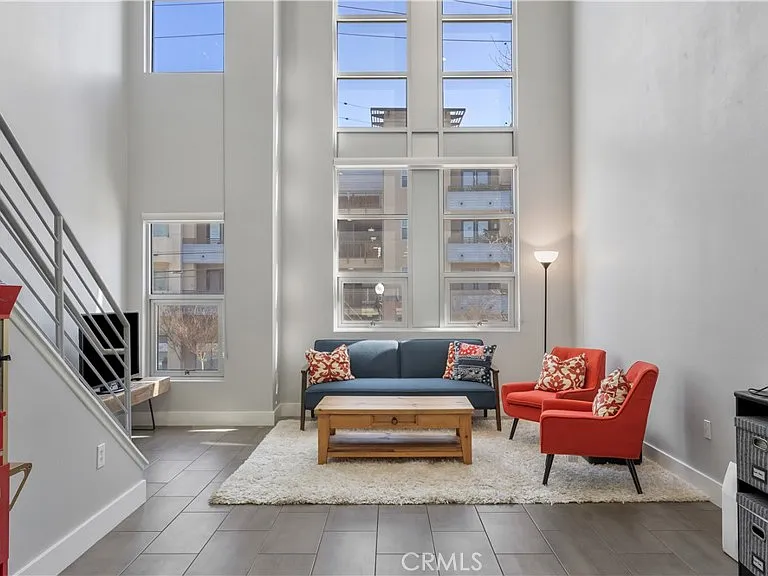 728 N Santiago St — Photo 3