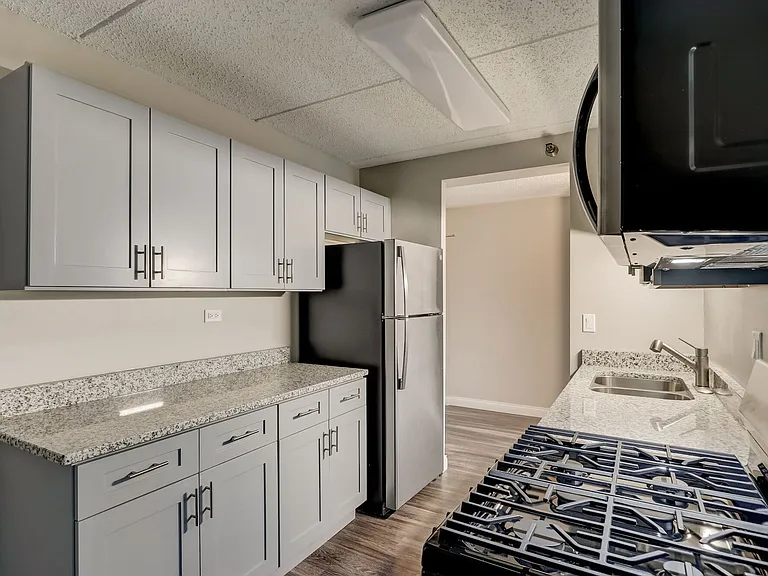 Bartlett Court Apartments — Photo 21