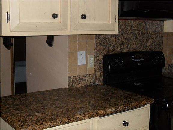 4th image of 8820 67th Dr NE