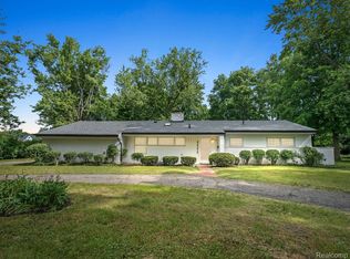 4550 W Maple Rd, Bloomfield Hills, MI 48301