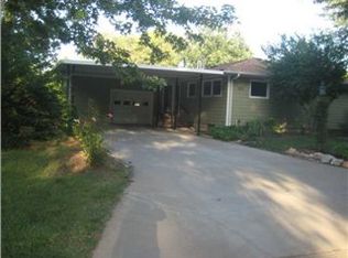 230 S Weaver Ave, Hesston, KS 67062