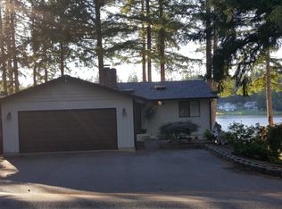 210 E Lakeshore Dr, Allyn, WA 98524