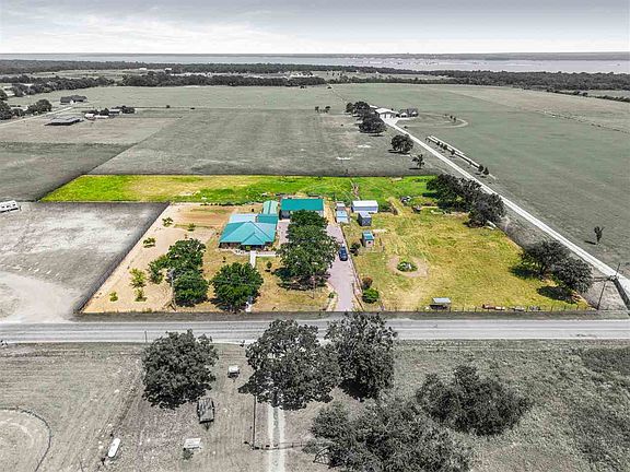 3rd image of 2776 Lark Rd