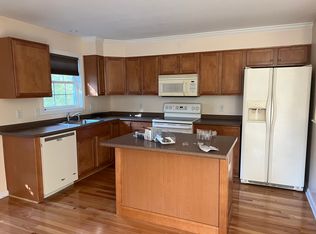 62 Donahue Ln, Manchester, CT 06042