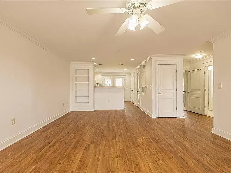 1725 Harvey Mitchell Pkwy S #1613 — Photo 2