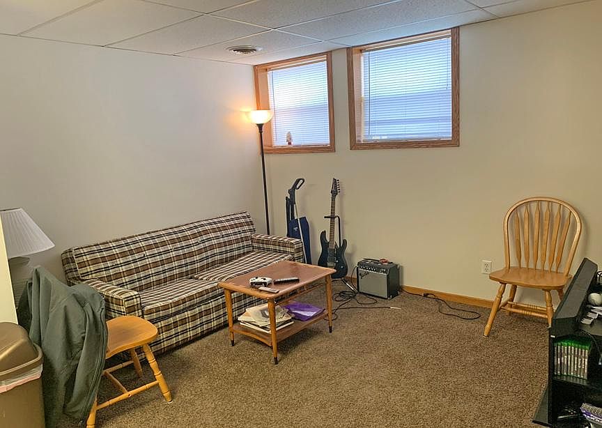 2nd image of 200 1/2 S Main St APT 8
