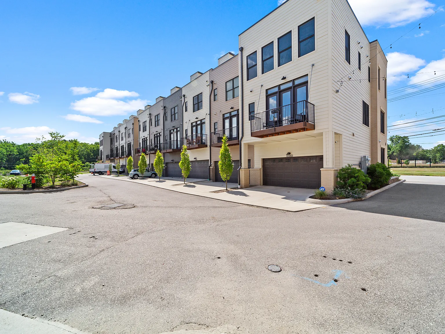 3 bed, 2.5 bath, 1854 sqft, $3,195 — Photo 1