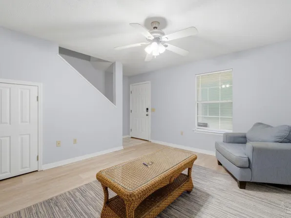 2337 Wyatt St, Pensacola, FL 32514