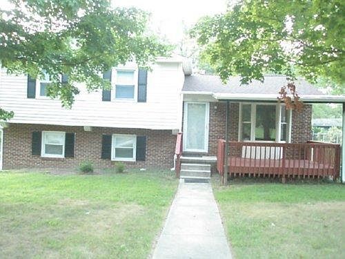 1st image of 2501 Larkspur Dr
