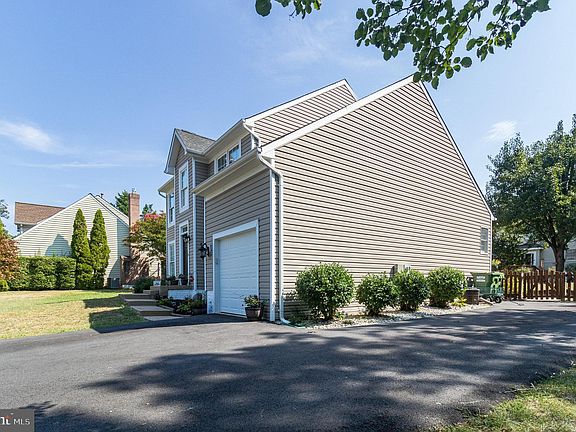 2nd image of 11703 Talbot Ct