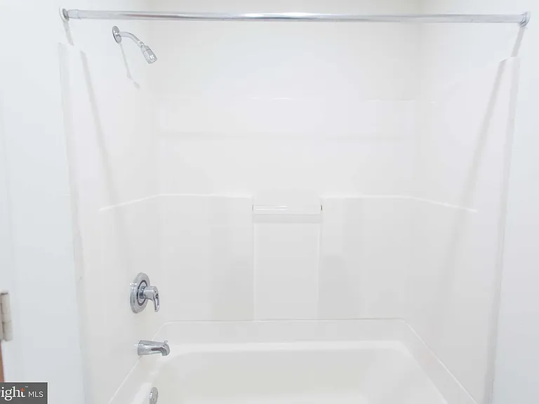 1600-2 Walnut St #405 — Photo 16