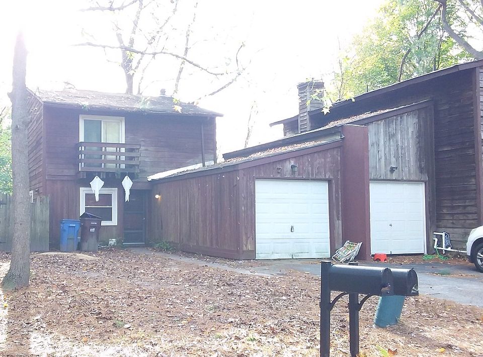 2nd image of 7 Farington Cir