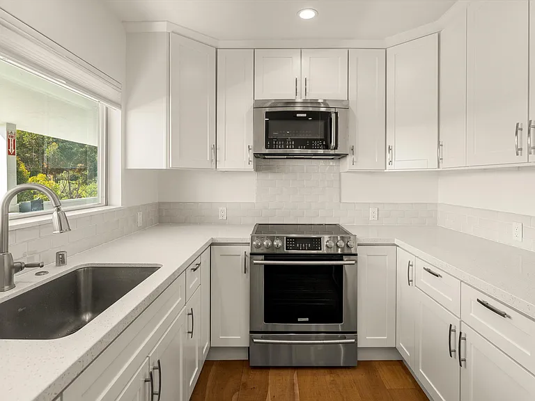 813 E Anapamu St #PENTHOUSE — Photo 14