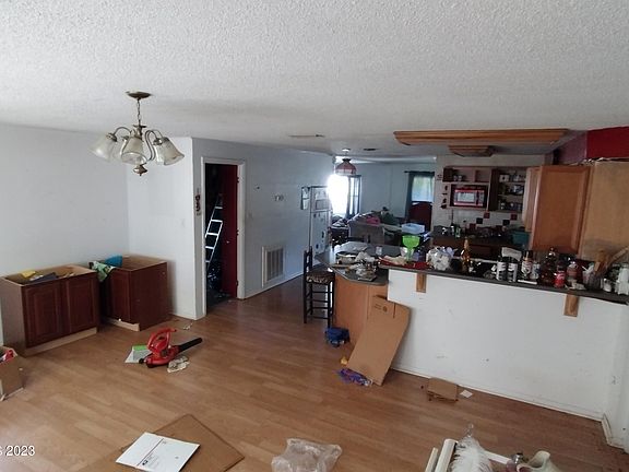 5th image of 7 Knollwood Dr