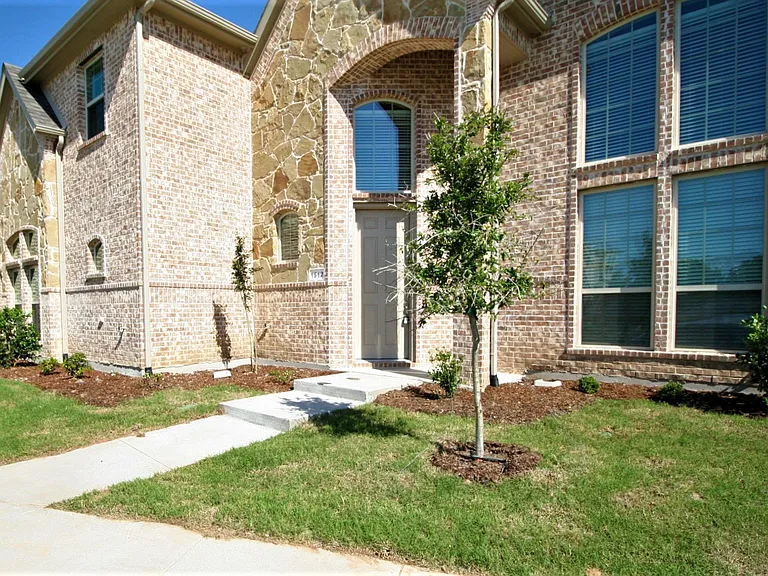 1512 Joy Dr — Photo 1