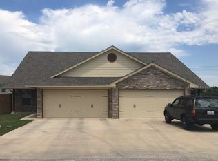 905 Dart Ct, Granbury, TX 76049