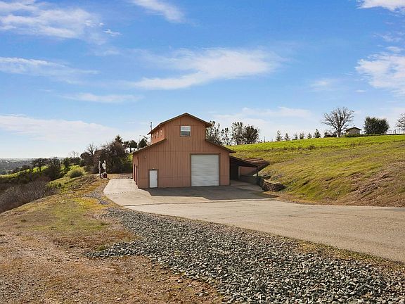 3rd image of 298 Oak Hollow Ln