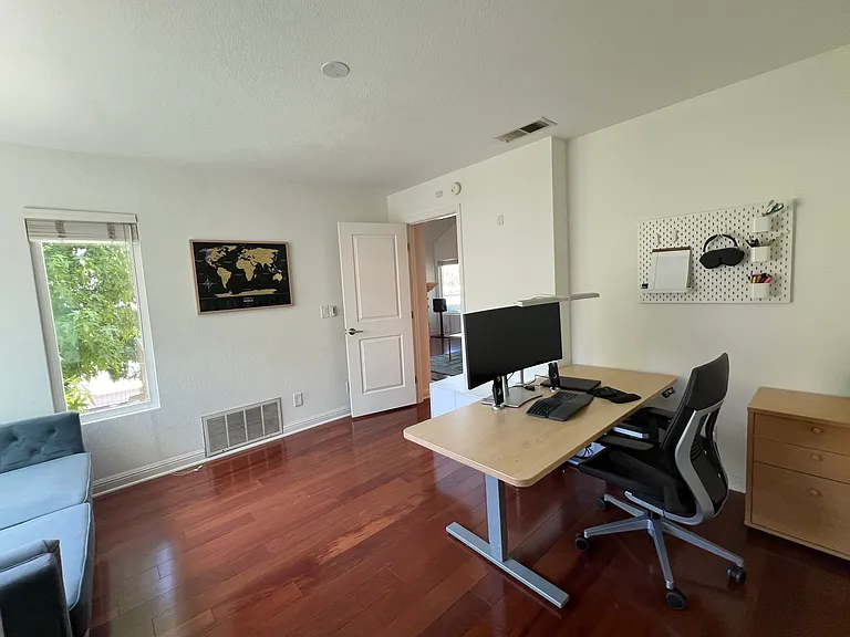 1748 Braddock Ct — Photo 6
