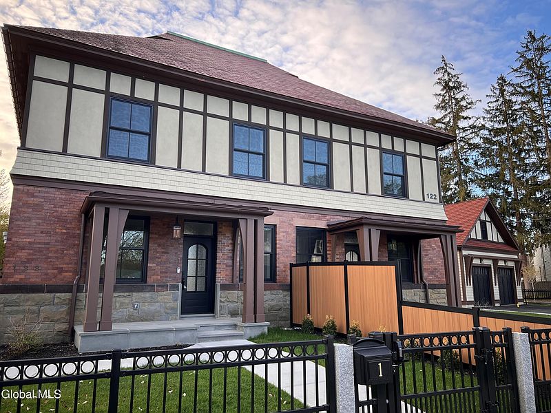 2nd image of 122 Regent Street Unit 2