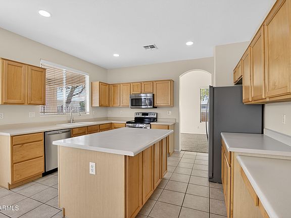 3rd image of 2333 W Carter Rd