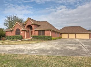 7303 Blimp Base Blvd, Hitchcock, TX 77563