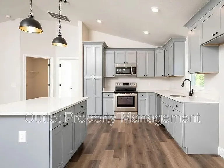 52 W Azalea Dr — Photo 3