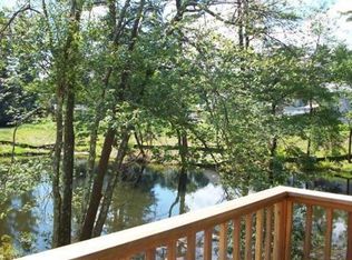 10 Lakeside Ave, Hudson, MA 01749