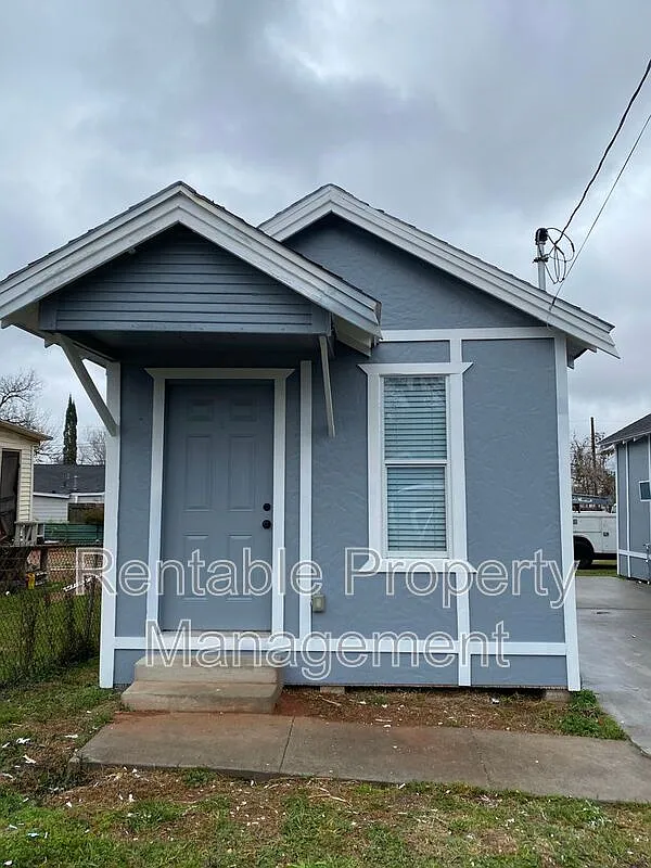 1 bed, 1.0 bath, 412 sqft, $850 — Photo 1