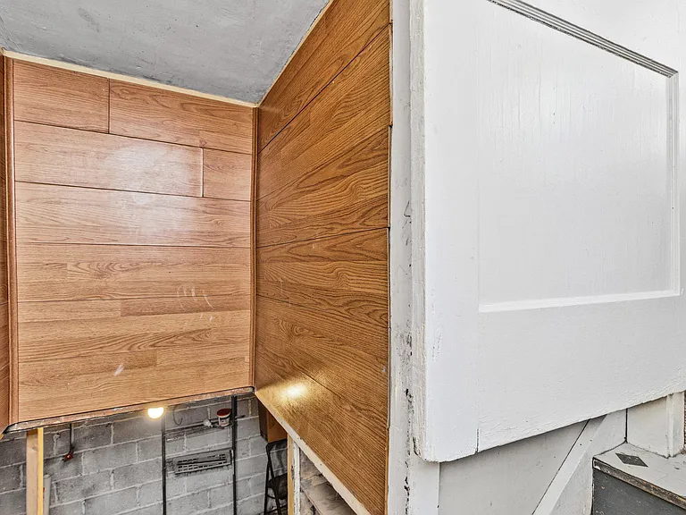 318 Jefferson Ave — Photo 26