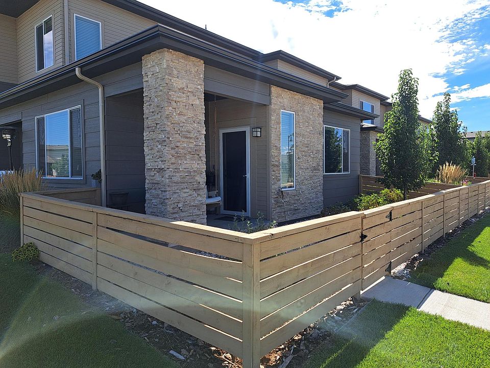 Front entry/courtyard area