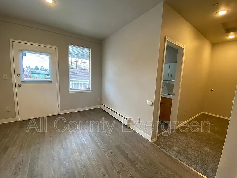 828 Broadway Ave #A — Photo 15