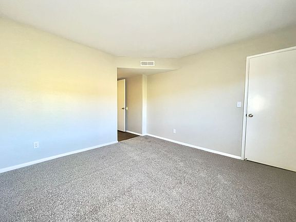 5th image of 337 Robinson Dr Unit 17