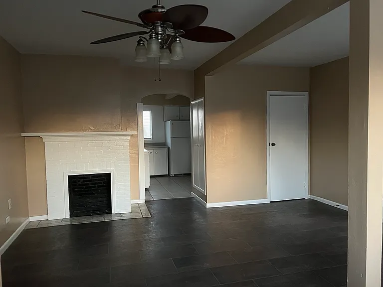 407 Engman St #B — Photo 3