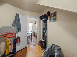 162 Mendon Ave FLOOR 3, Pawtucket, RI 02861