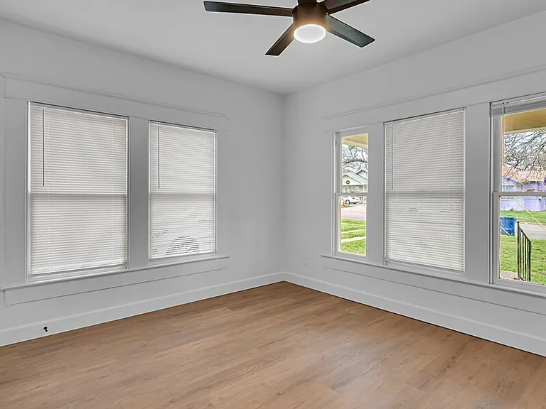 1602 Mitchell Ave — Photo 24