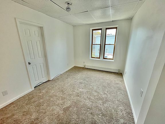 5th image of 84 Willow St #2