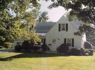 2010 Fairlawn Pkwy, Schenectady, NY 12309