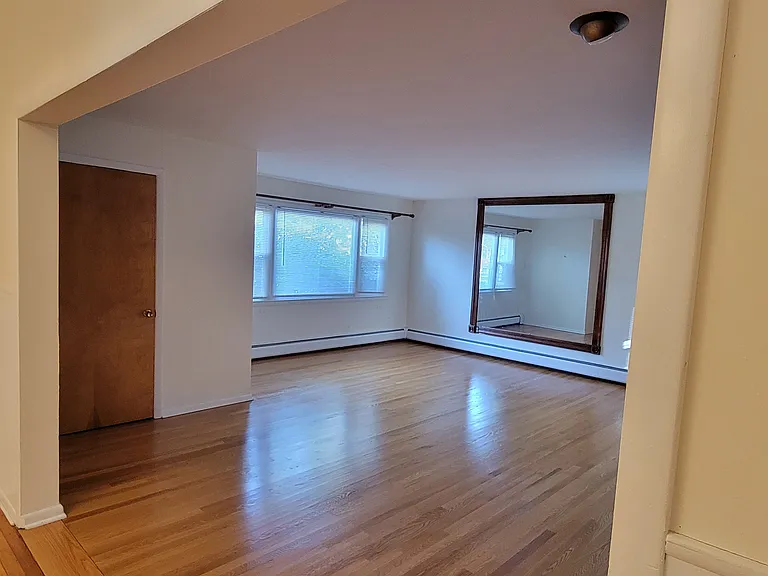 768 Derby Ave #1 — Photo 3