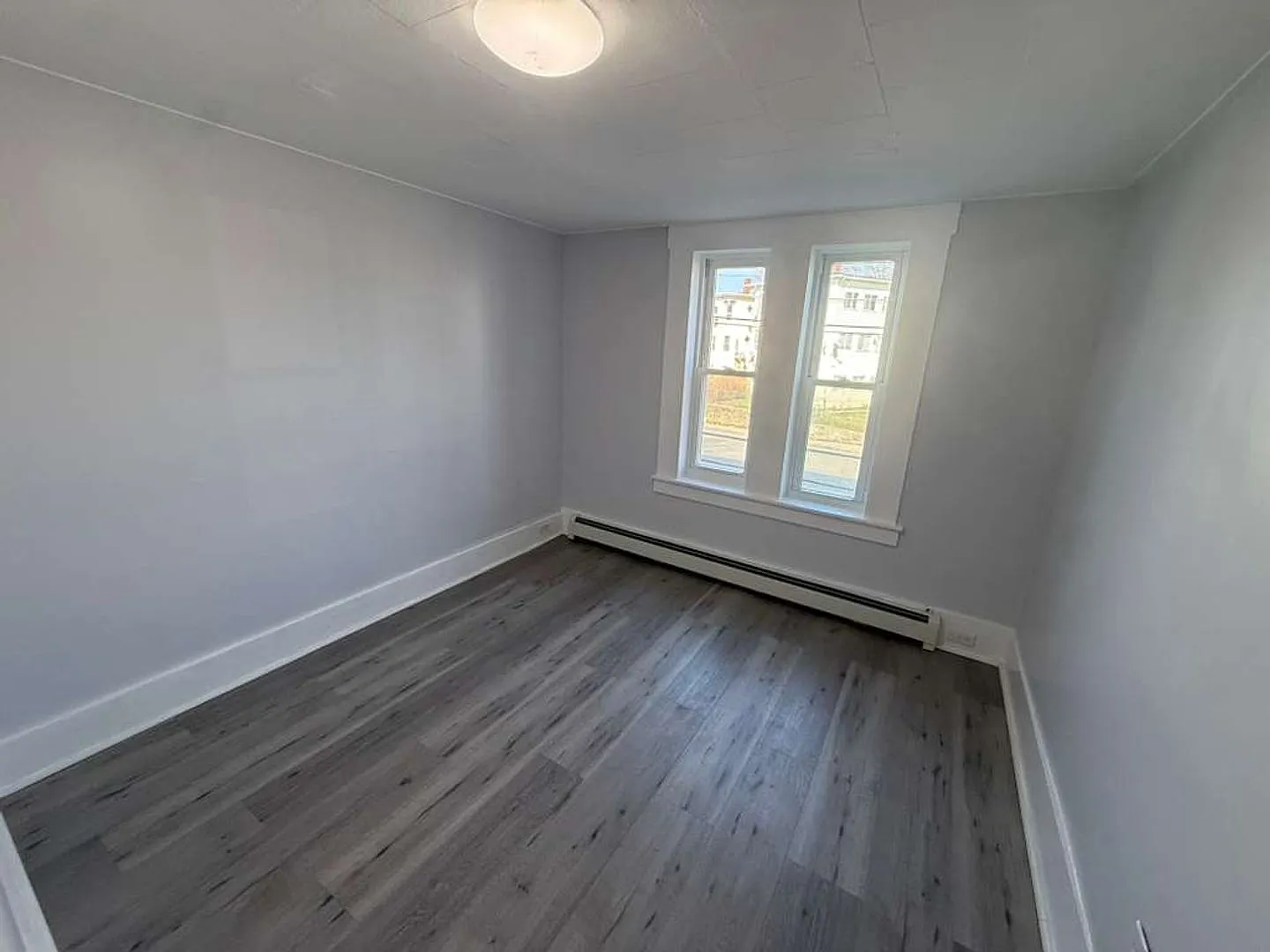 573 Main Street — Photo 4