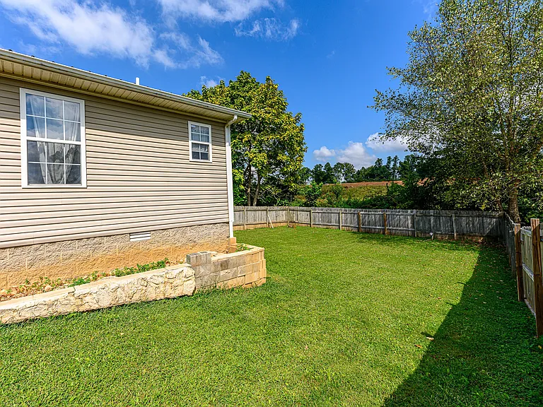 702 Artic Ave — Photo 23