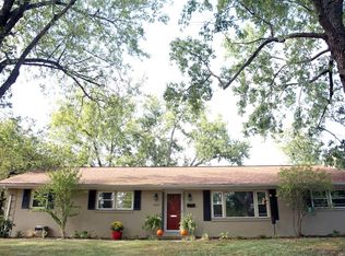 3447 Greentree Rd, Lexington, KY 40517