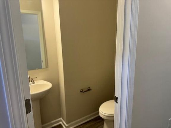 3rd image of 171 Willow Bay Dr