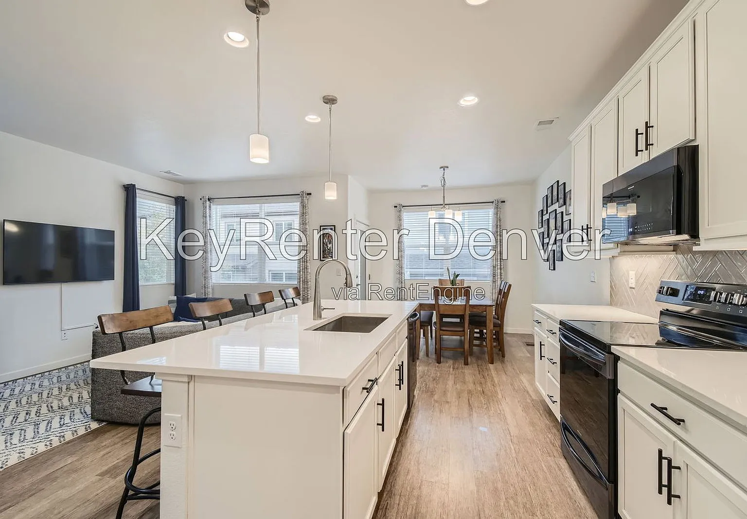 3 bed, 2.5 bath, 1501 sqft, $2,595 — Photo 3