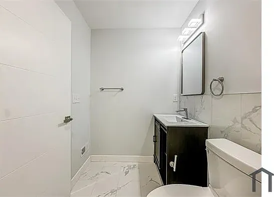 4220 Mantua Ave #B30 — Photo 9