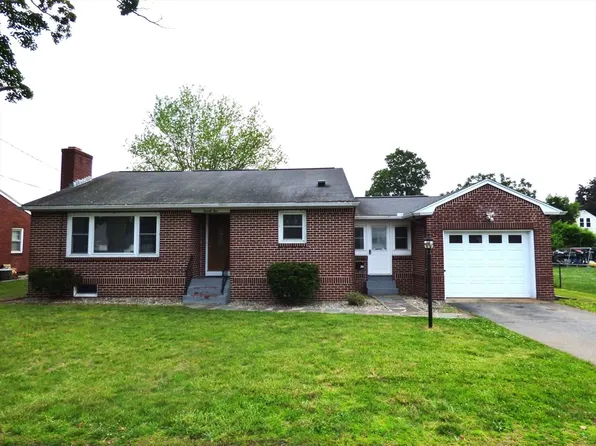 25 Williams St, Ludlow, MA 01056