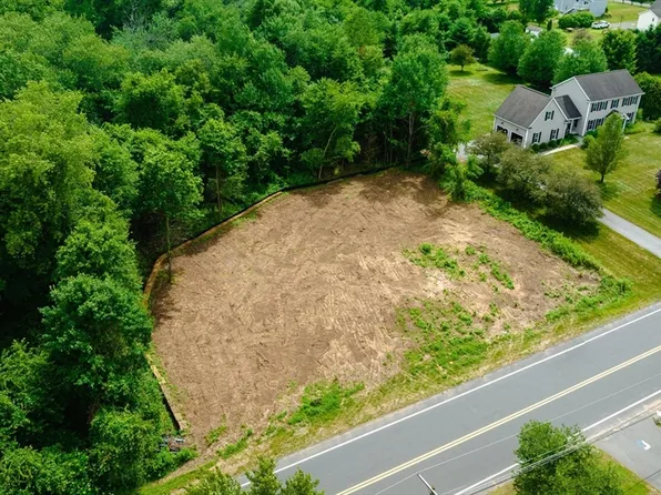 1 West St, Belchertown, MA 01007