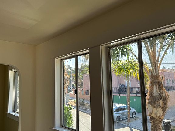 3rd image of 4205 Lockwood Ave #8