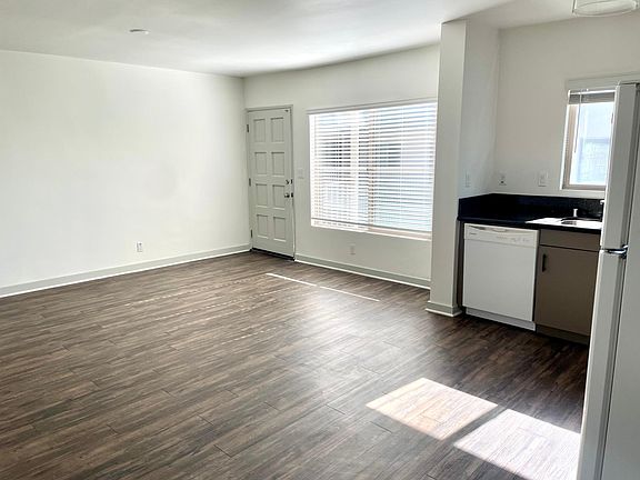 5th image of 4644 Mississippi St APT 7