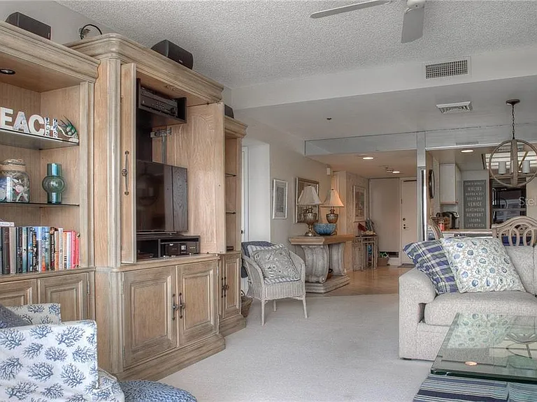 2109 Gulf Of Mexico Dr #1402 — Photo 5